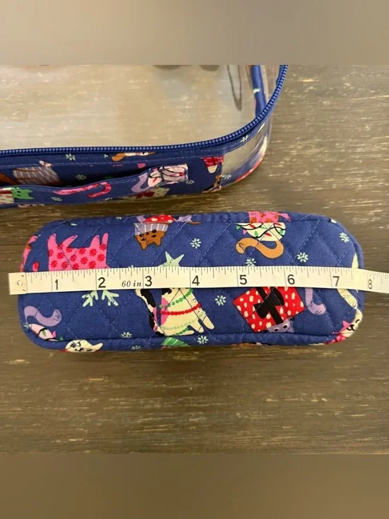 NWT Vera Bradley Quilted Catnip Christmas Print Cosmetic Bag Set of 4 - Picture 7 of 11